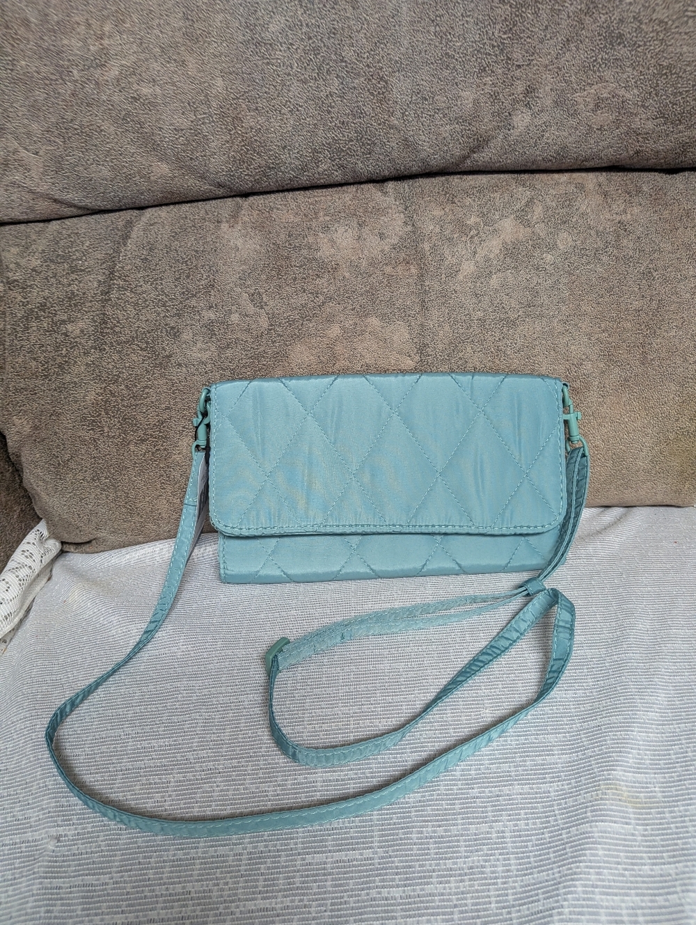 NWT Vera Bradley Ultralight Wallet Crossbody - Beryl Green - Quilted Nylon